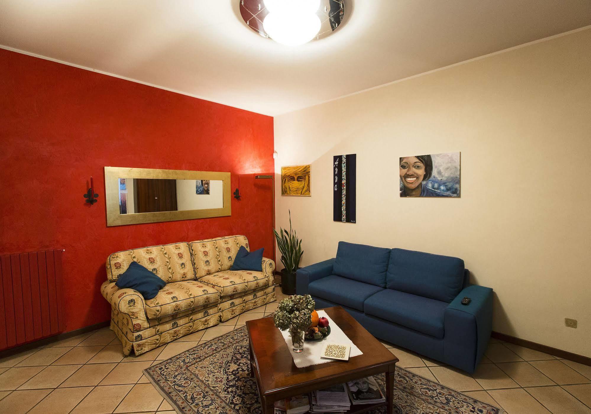 La Rosa Scarlatta Apartment *